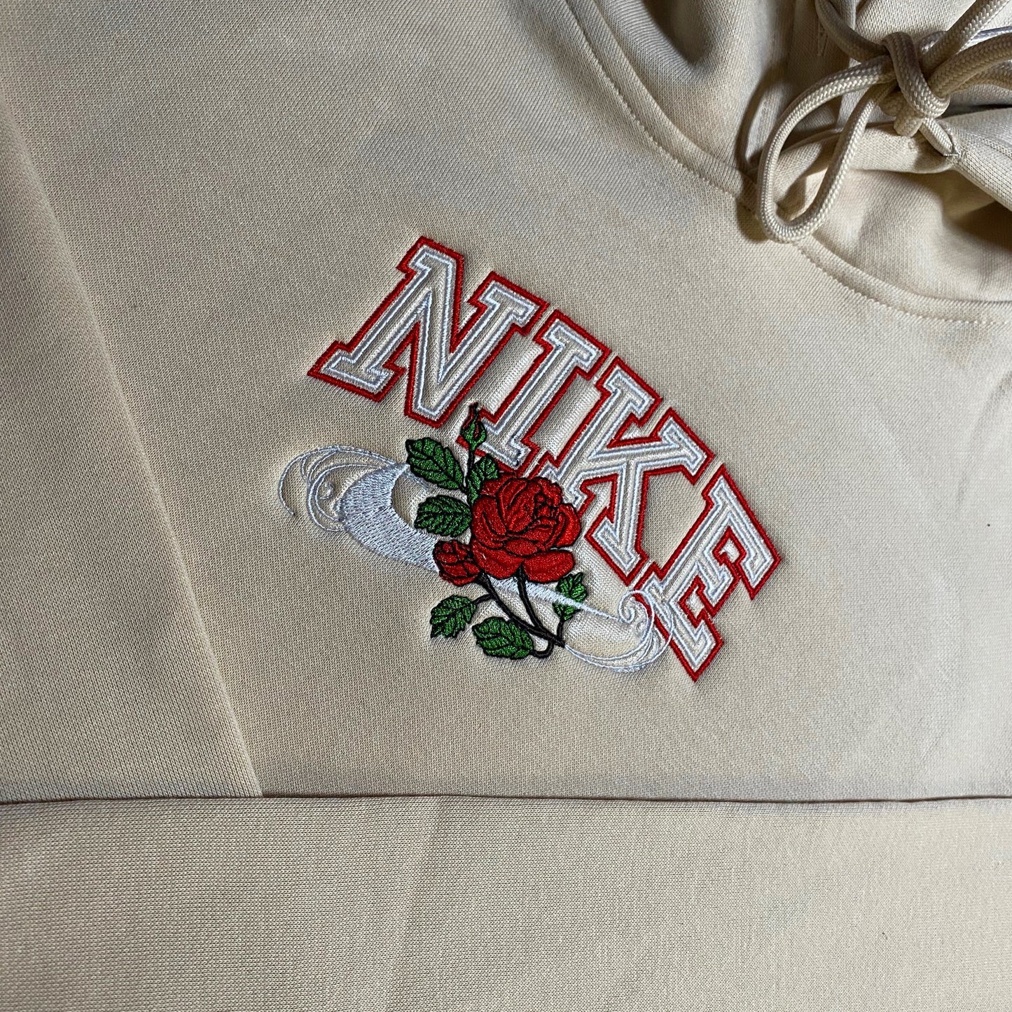 LIMITED VALENTINE'S X ROSE EMBROIDERED HOODIE