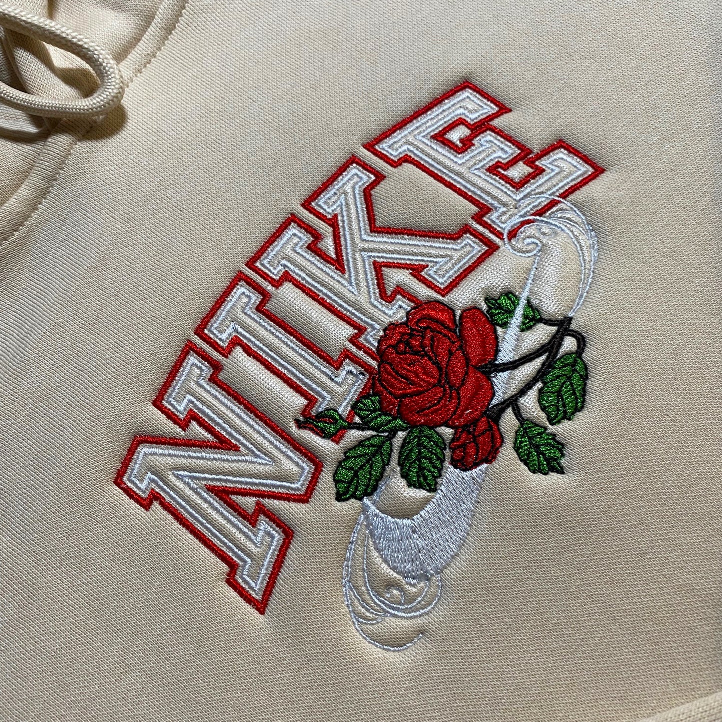 LIMITED VALENTINE'S X ROSE EMBROIDERED HOODIE